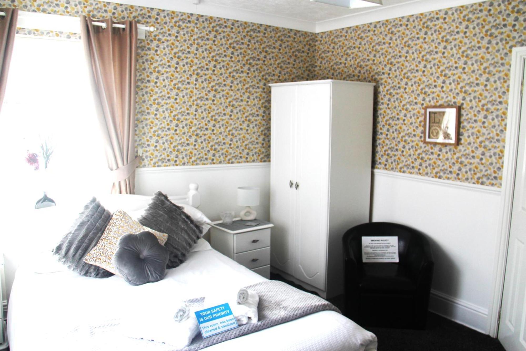 Serena Court Гостевой дом 3*